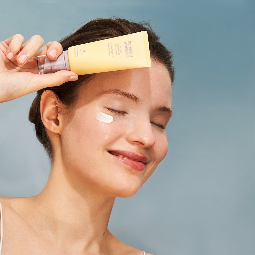 Haruharu WONDER Black Rice Moisture Airyfit Daily Sunscreen